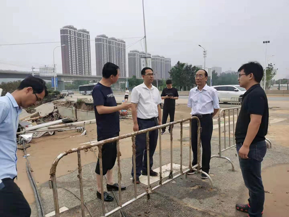 集團(tuán)公司黨委書記、董事長(zhǎng)、總經(jīng)理秦廣遠(yuǎn)赴市政項(xiàng)目檢查指導(dǎo)災(zāi)后恢復(fù)重建工作