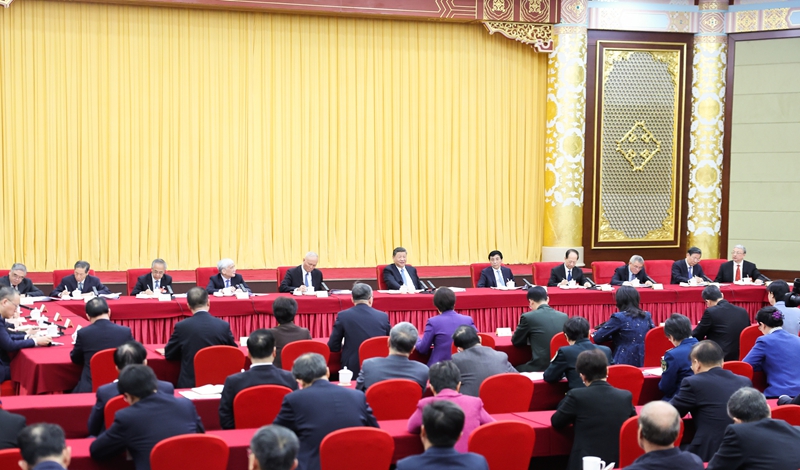 習(xí)近平在看望參加政協(xié)會(huì)議的民盟民進(jìn)教育界委員時(shí)強(qiáng)調(diào)： 強(qiáng)化教育對(duì)科技和人才支撐作用? 形成人才輩出人盡其才才盡其用生動(dòng)局面